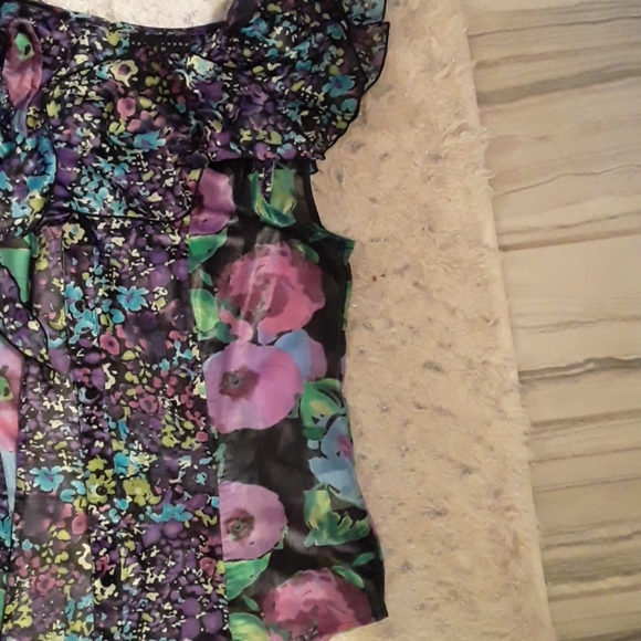 Top for work or casual,  tropical and lightweight - Picture 4 of 7